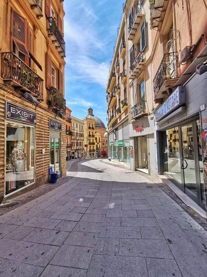 Black & White Cagliari Exterior photo